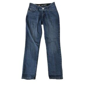 Lee Total Freedom Woman's Jeans Size 4 Medium Wash Denim Straight Leg 5 Pocket